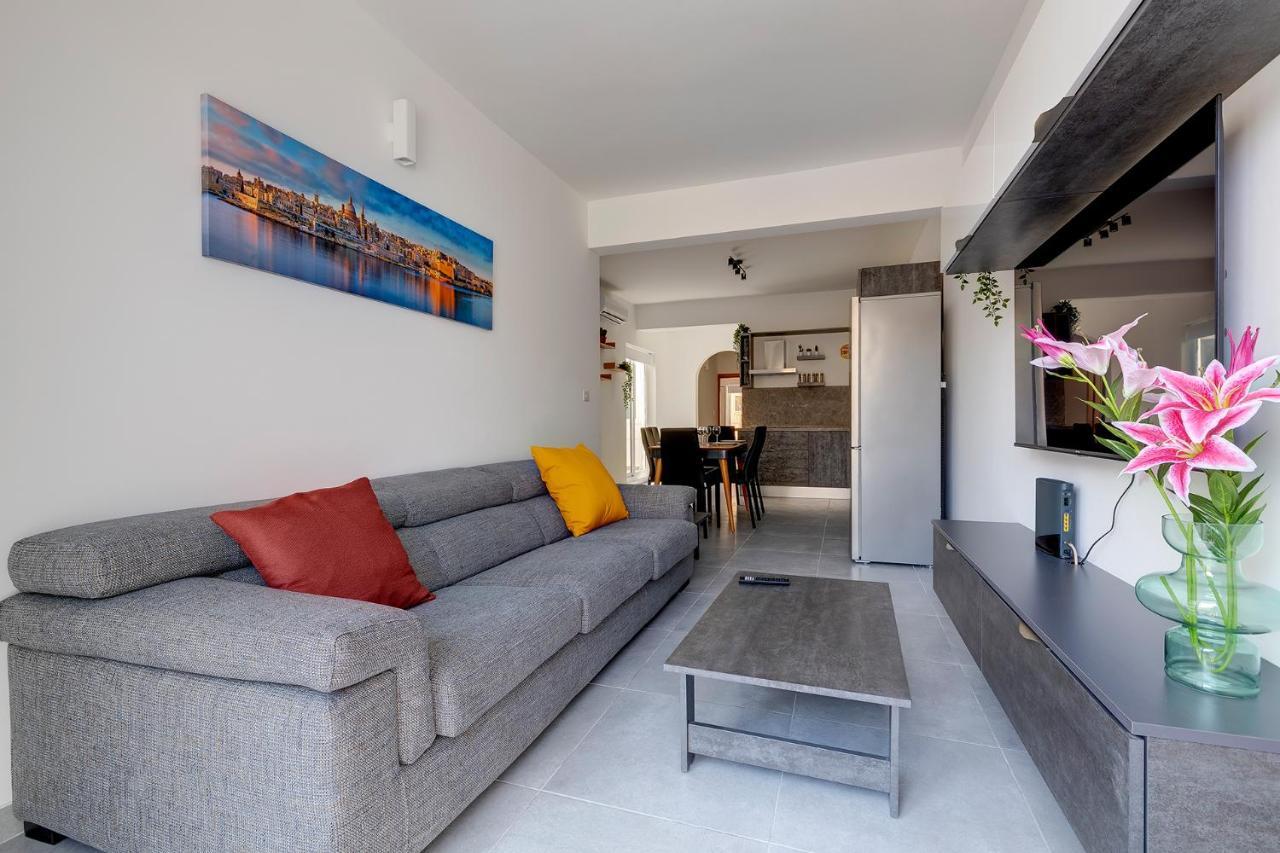 Central Sliema 3-Bedroom Retreat Exterior photo