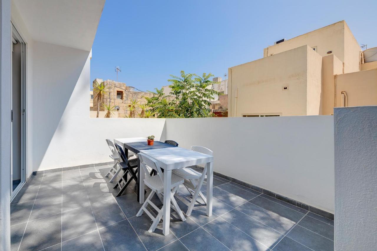 Central Sliema 3-Bedroom Retreat Exterior photo