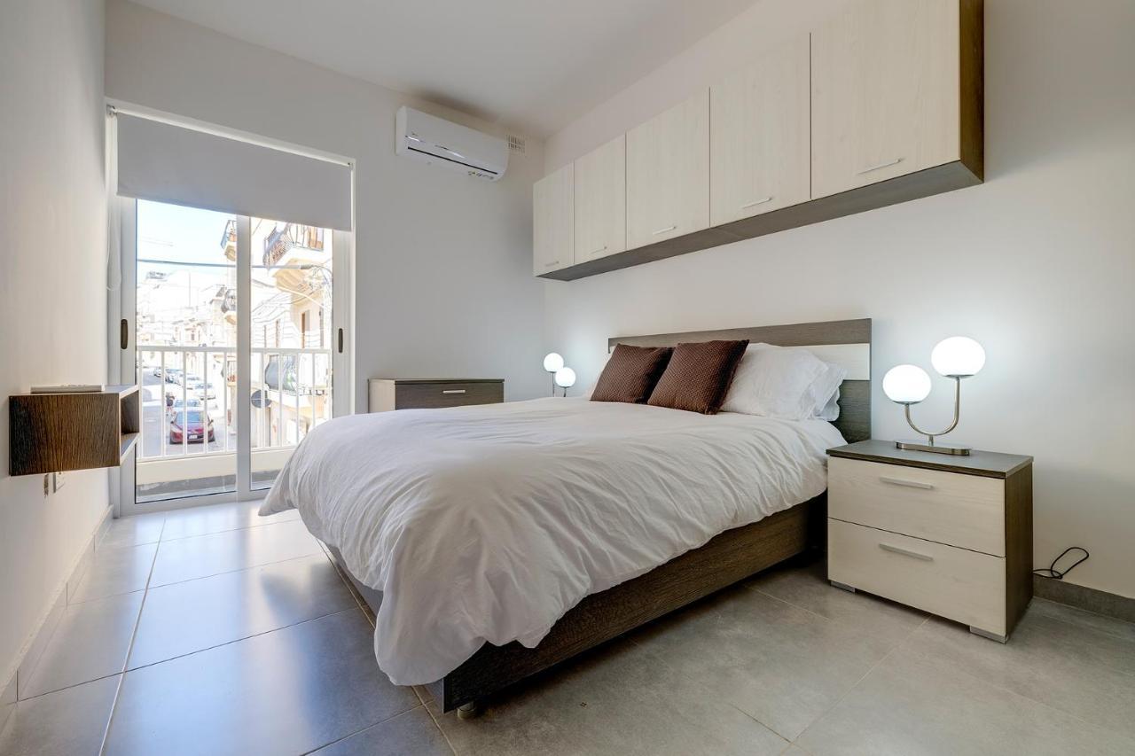 Central Sliema 3-Bedroom Retreat Exterior photo