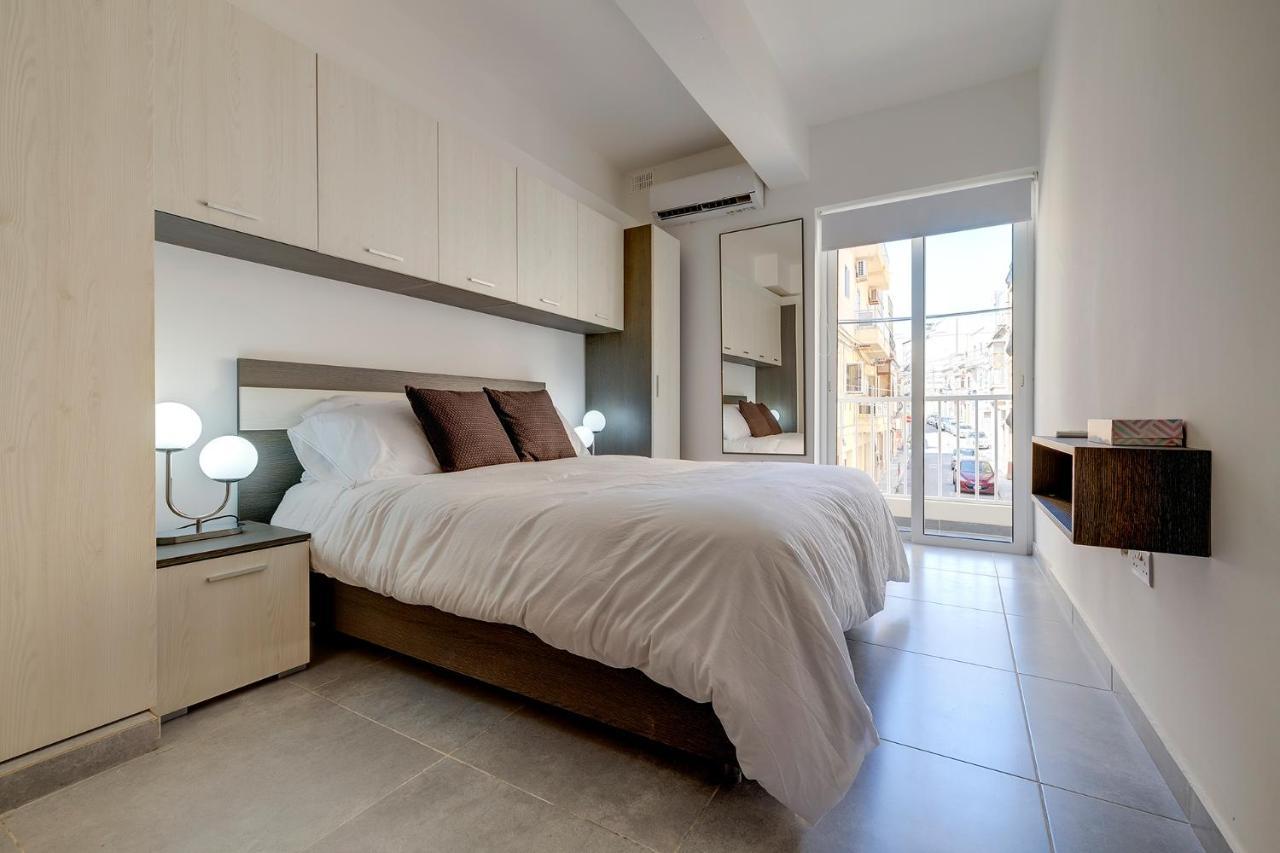 Central Sliema 3-Bedroom Retreat Exterior photo