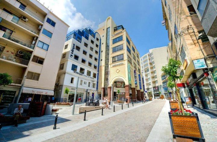 Central Sliema 3-Bedroom Retreat Exterior photo